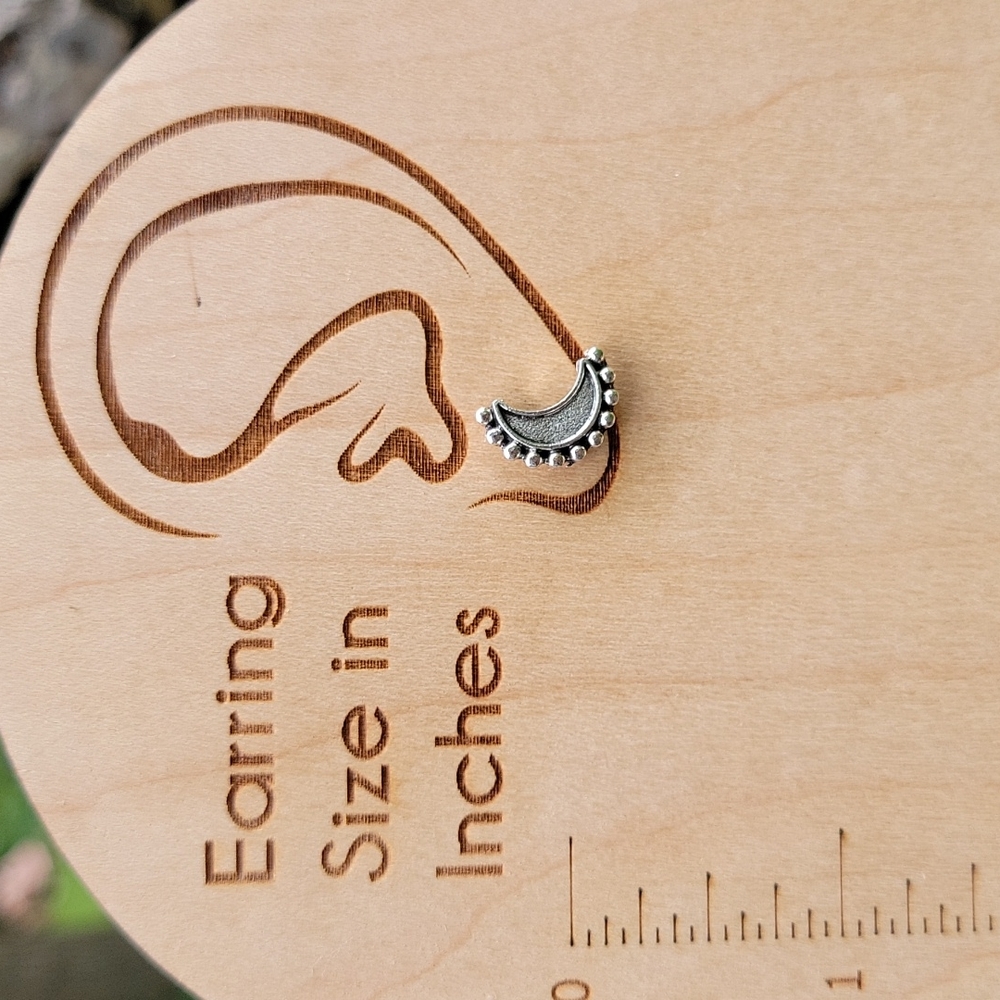 🔥LAST PAIR🔥 Crescent Moon Bead Edged Silver Stud Earrings - Picture 3 of 5